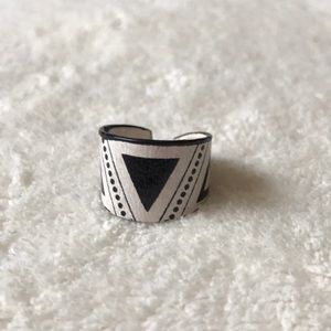 ⭐️3/20$⭐️Black and white leather ring